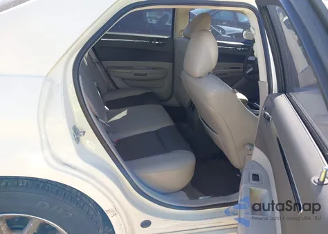 2008 Chrysler 300 Touring z USA, uszkodzony, nr VIN 2C3LA53G28H238380